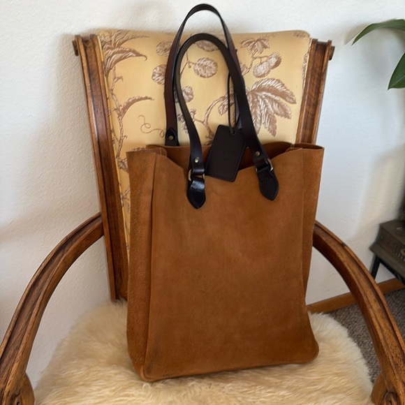 Filson Men’s Rugged Suede Tote - Picture 3 of 14